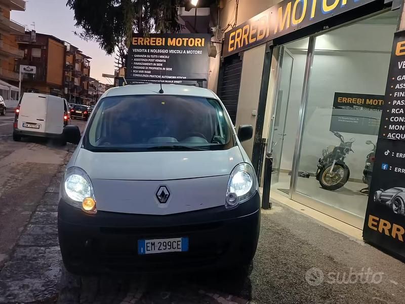Usata Renault Kangoo 89 CV (65 kW) 2012 Bianco Monovolume