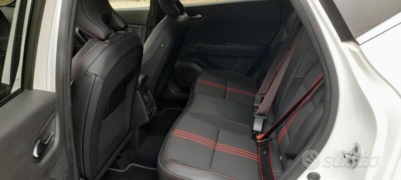 Usata Renault Captur 143 CV (105 kW) 2022 Bianco SUV