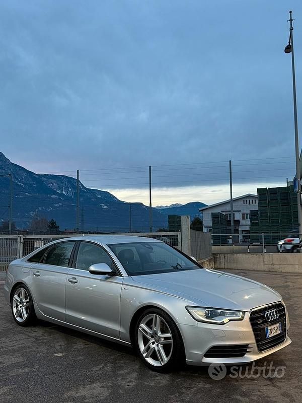 Grigio Usata 2012 Audi A6 Tre volumi | 10.900 € (Buon prezzo) - Immagine 1/4