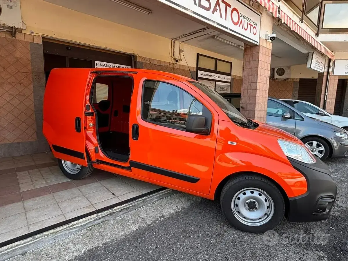 Usata Fiat Fiorino 80 CV (58 kW) 2022 Arancione Monovolume