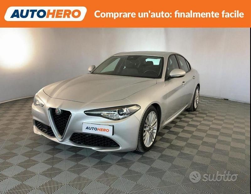 Usata Alfa Romeo Giulia 180 CV (132 kW) 2018 Grigio Berlina