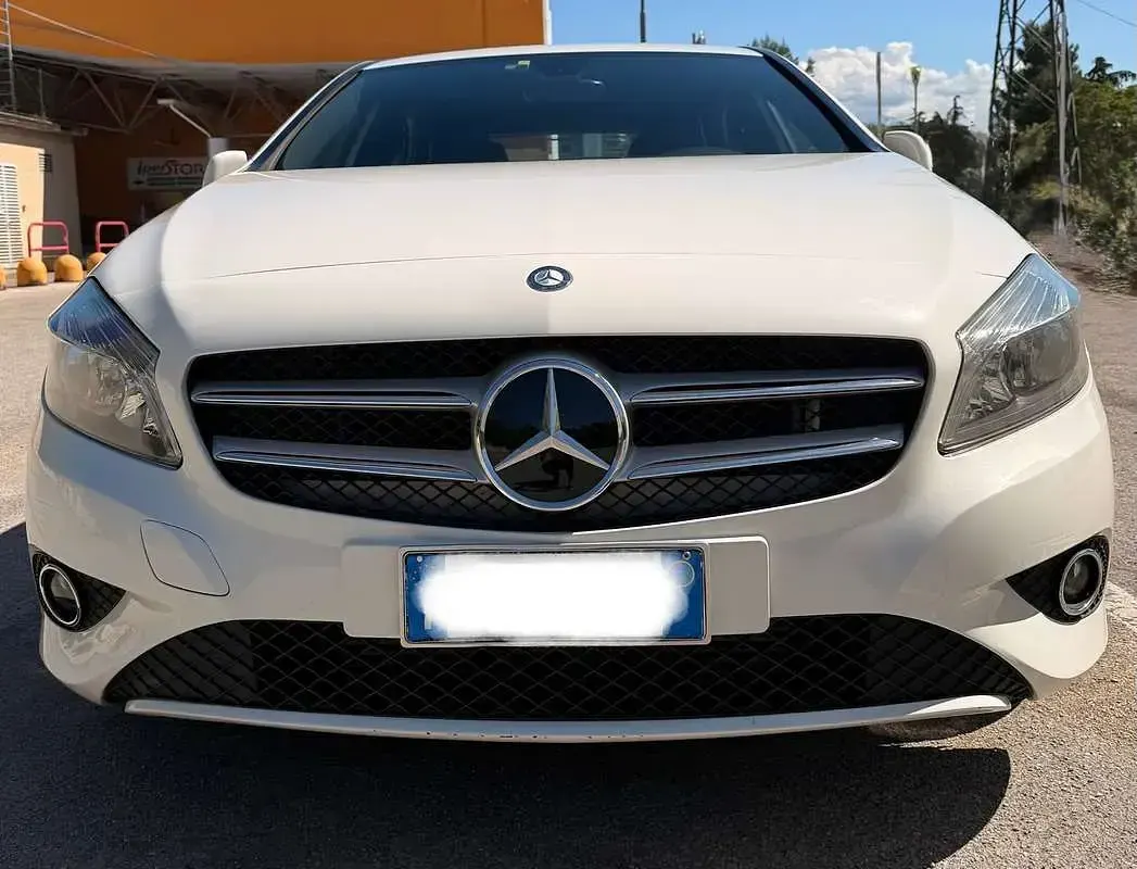 Usata Mercedes 180 109 CV (80 kW) 2015 Bianco Berlina