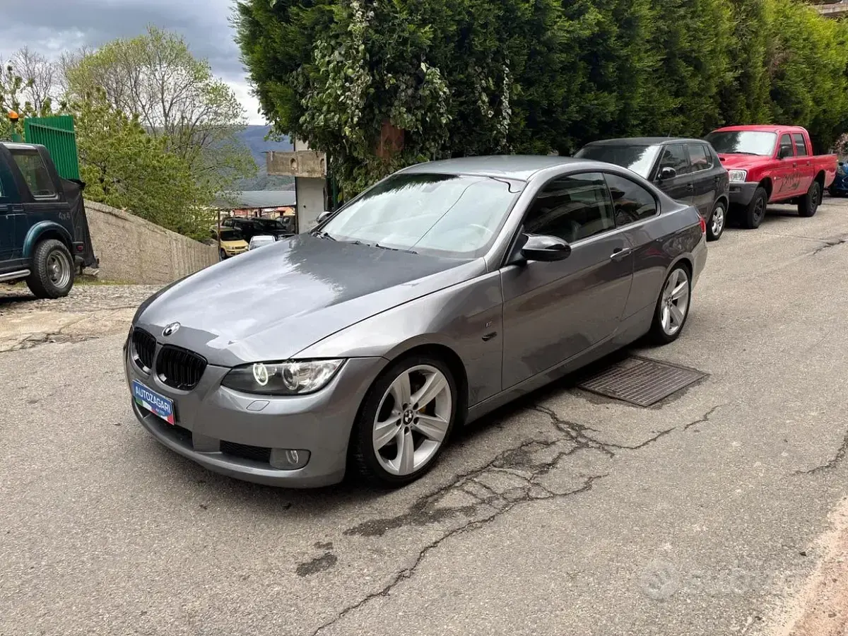 Begagnad BMW 320 M Sport 177 HK (130 kW) 2009 Grå Sportkupé