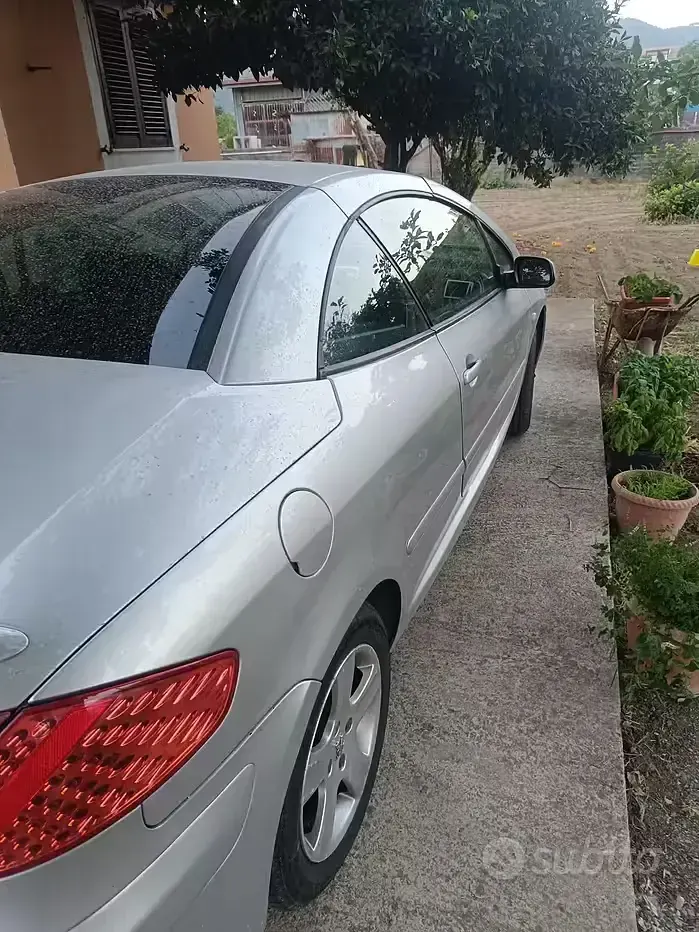 Usata Peugeot 307 CC 109 CV (80 kW) 2004 Grigio Cabrio