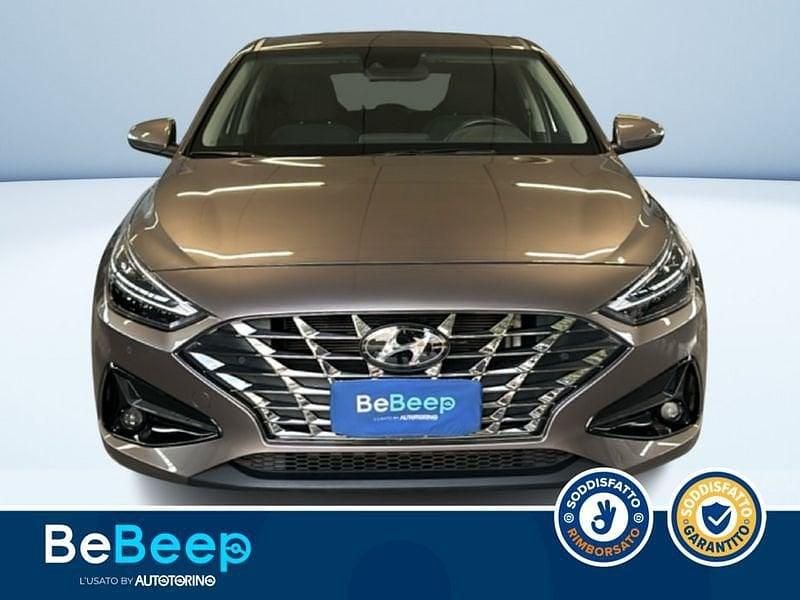 Usata Hyundai i30 Prime 120 CV (88 kW) 2021 Champagne metallizzato Berlina