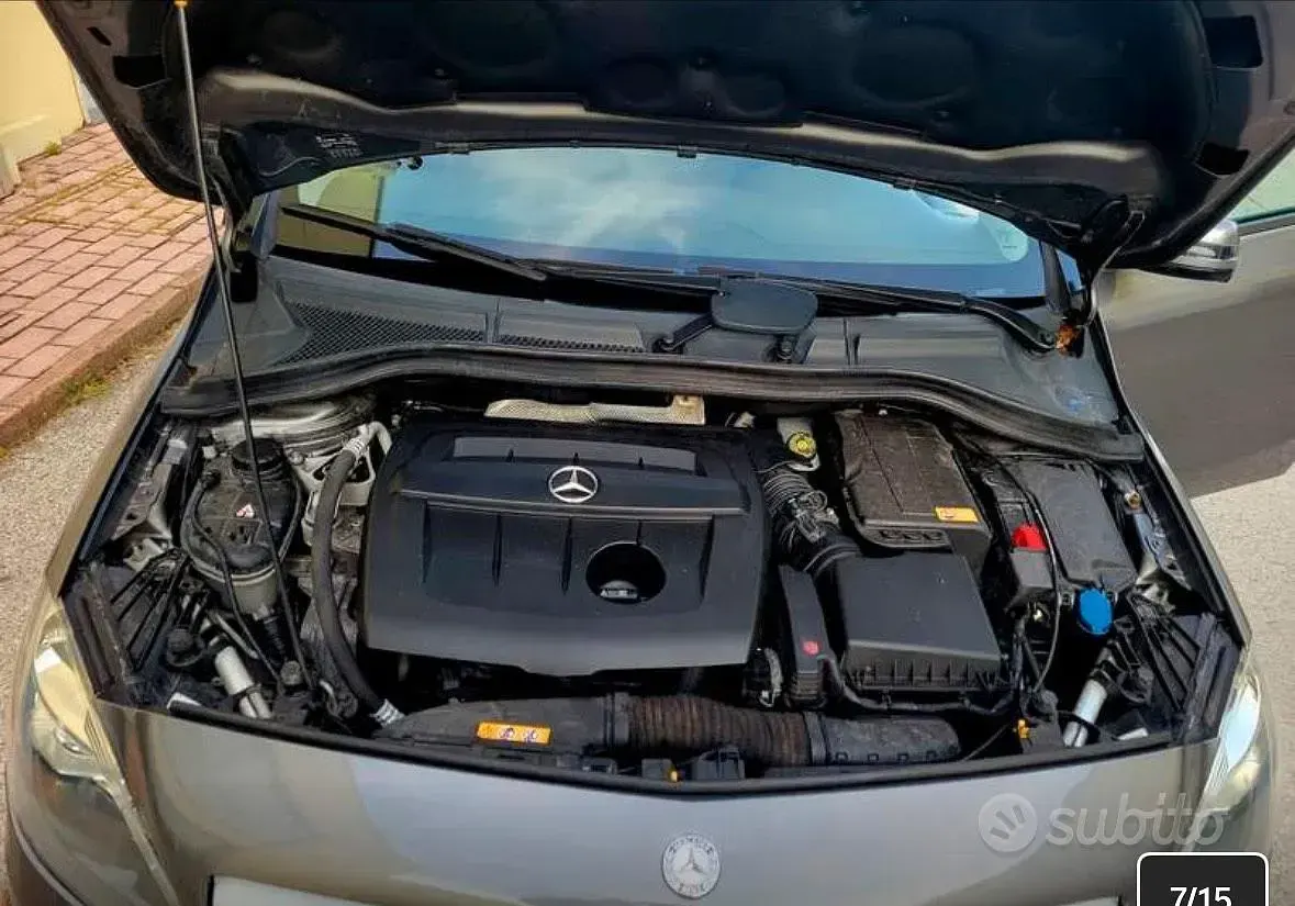 Usata Mercedes B160 95 CV (69 kW) 2014 Grigio Utilitaria