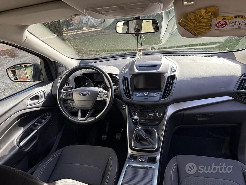 Usata Ford Kuga Business Edition 120 CV (88 kW) 2017 Grigio SUV