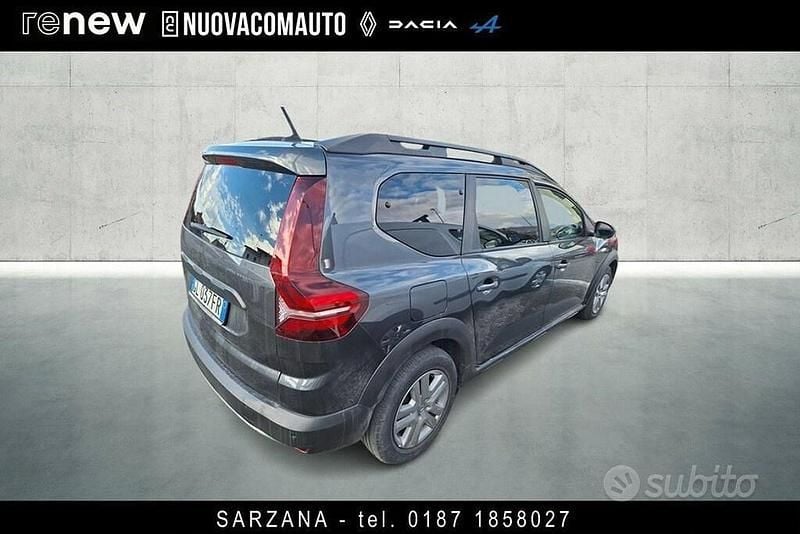 Usata Dacia Jogger Comfort 101 CV (74 kW) 2022 Grigio scuro Monovolume