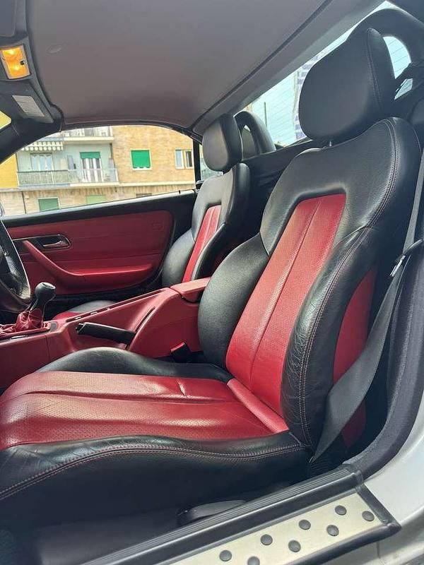 Usata Mercedes SLK200 137 CV (100 kW) 1998 Argento Cabrio