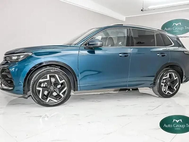 Usata VW Tiguan R-line Plus 150 CV (110 kW) 2025 Nightshade blue SUV
