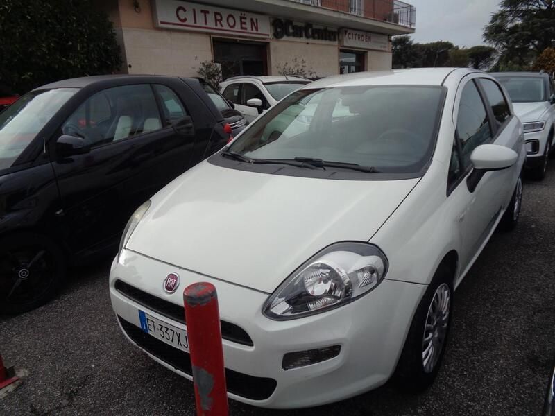 Bianco Usata 2013 Fiat Punto Lounge Due volumi | 3900 € (Buon prezzo) - Immagine 1/4