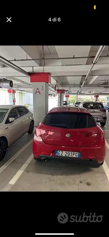 Usata Alfa Romeo Giulietta 105 CV (77 kW) 2015 Rosso Utilitaria