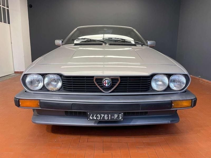 Usata Alfa Romeo GTV 129 CV (94 kW) 1983 Argento Coupé