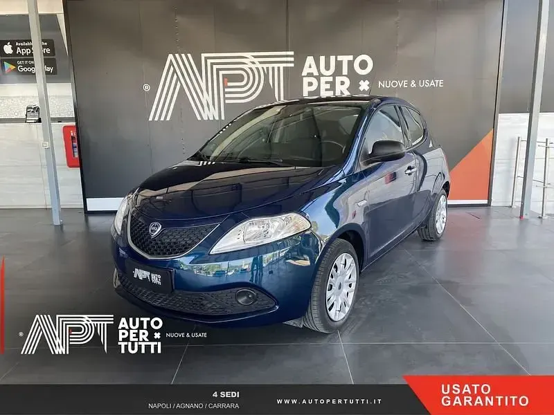 Usata Lancia Ypsilon Silver 69 CV (50 kW) 2016 Utilitaria