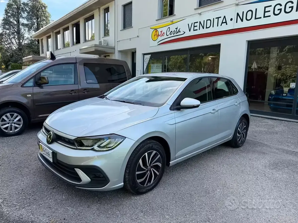 Usata VW Polo Style 95 CV (69 kW) 2024 Grigio Utilitaria