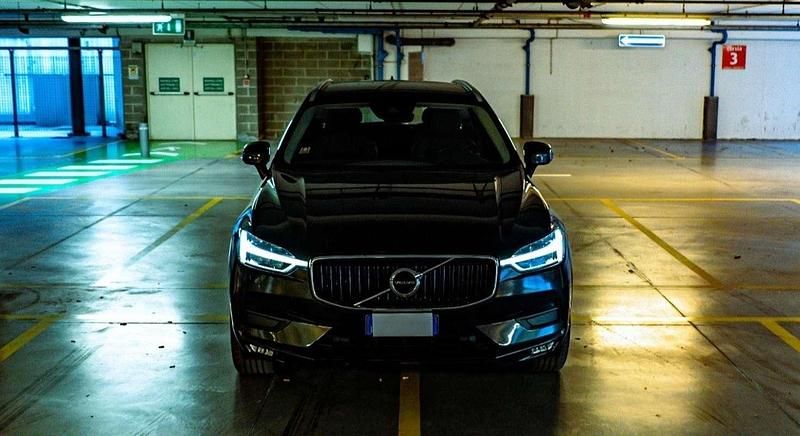 Grigio Usata 2020 Volvo XC60 Momentum SUV | 29.000 € (Buon prezzo) - Immagine 1/4