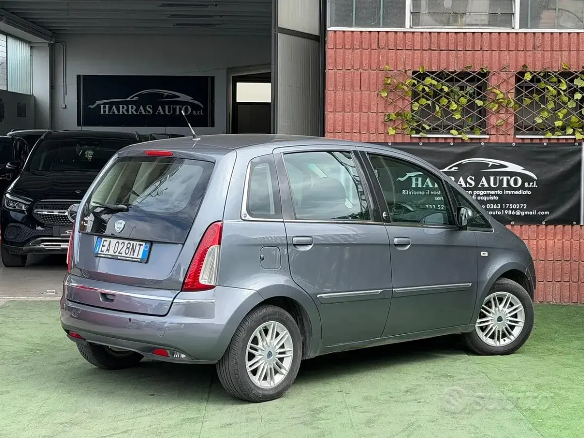 Usata Lancia Musa 77 CV (56 kW) 2009 Grigio Monovolume