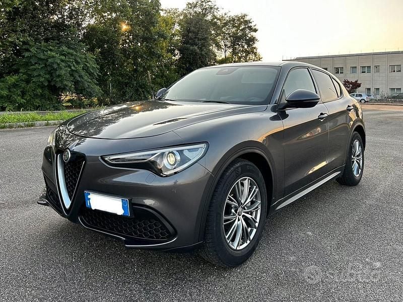 Grigio Usata 2021 Alfa Romeo Stelvio Super SUV | 20.990 € (Super prezzo) - Immagine 1/4
