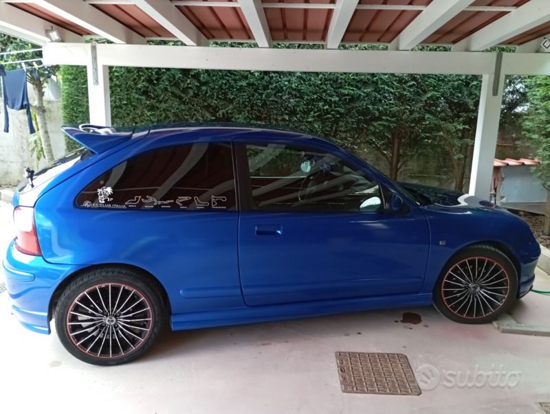 Usata MG ZR 120 CV (88 kW) 2002 Blu/azzurro Utilitaria