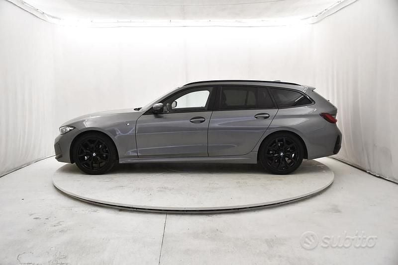 Usata BMW 320e M Sport 190 CV (139 kW) 2025 Grigio Station wagon