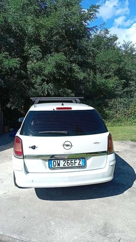 Usata Opel Astra Enjoy 110 CV (80 kW) 2009 Station wagon