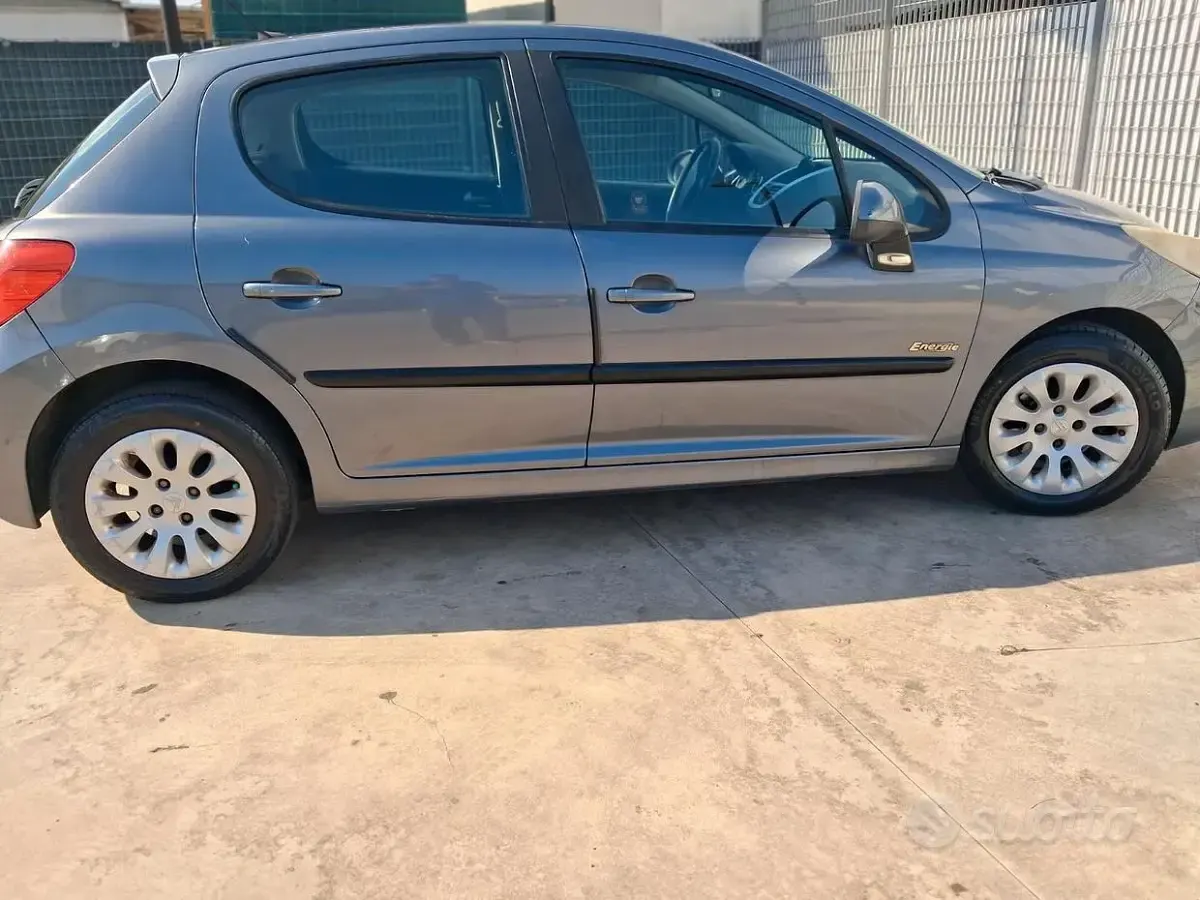 Usata Peugeot 207 73 CV (53 kW) 2008 Grigio Berlina