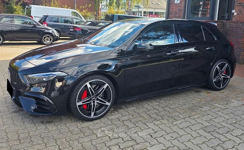 Nero Usata 2023 Mercedes A45 AMG AMG Tre volumi | 49.990 € (Buon prezzo) - Immagine 1/4