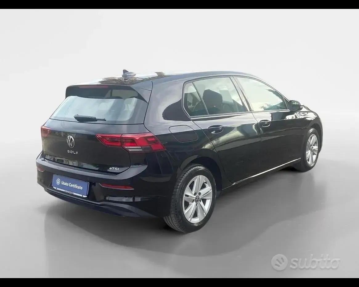 Usata VW Golf VIII Life 110 CV (80 kW) 2024 Nero Berlina