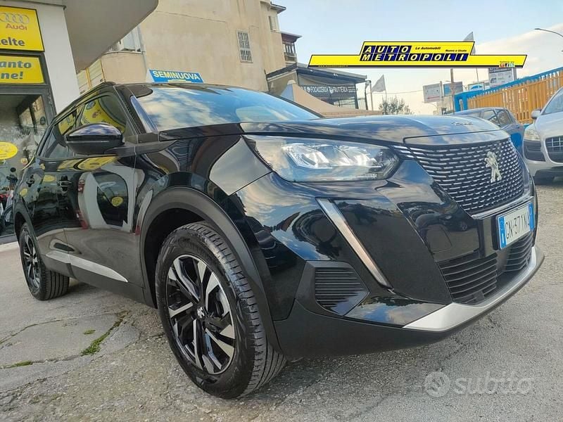 Usata Peugeot 2008 Allure 100 CV (73 kW) 2023 Nero SUV