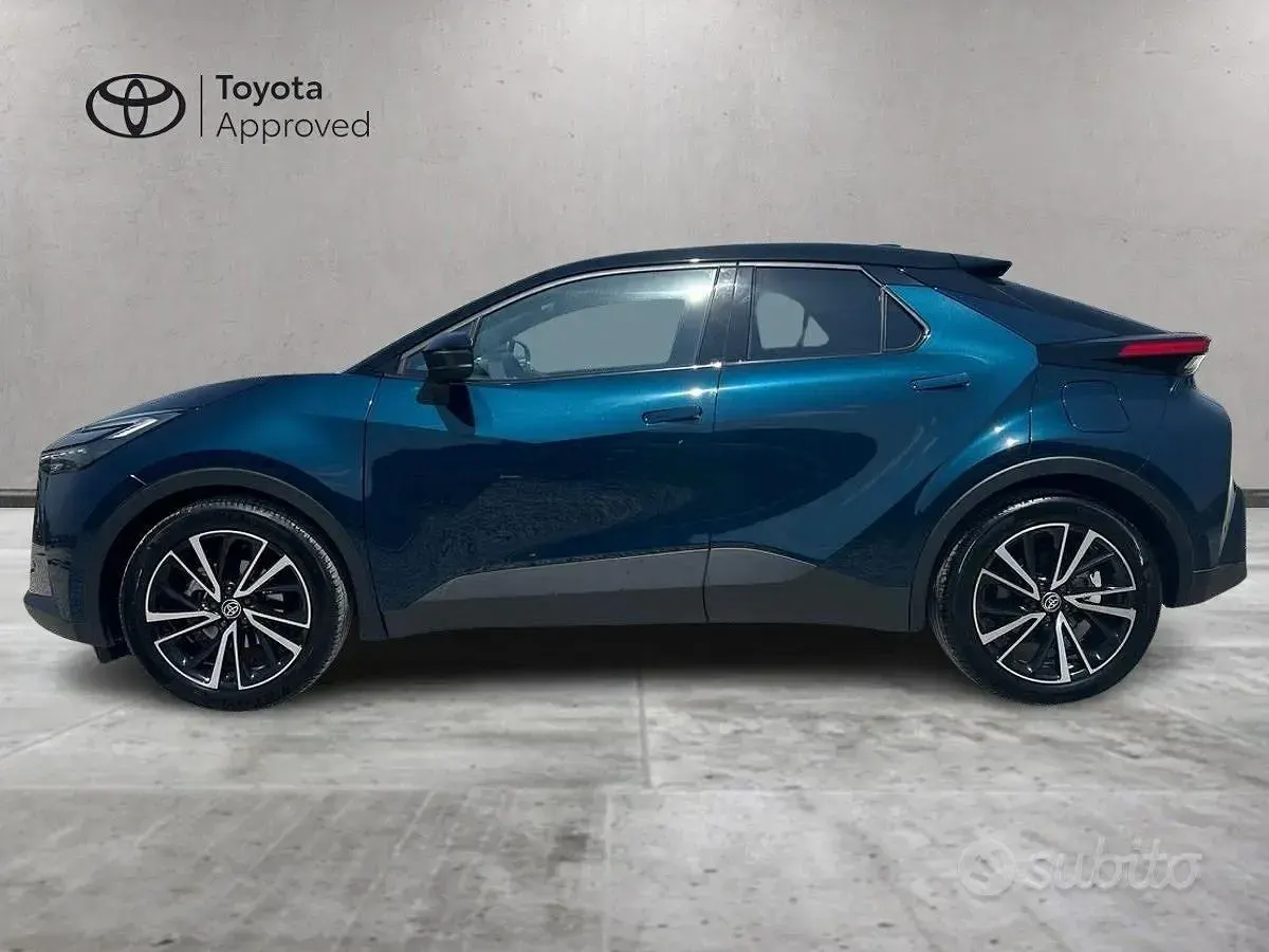 Usata Toyota C-HR Lounge 98 CV (72 kW) 2024 Blu SUV