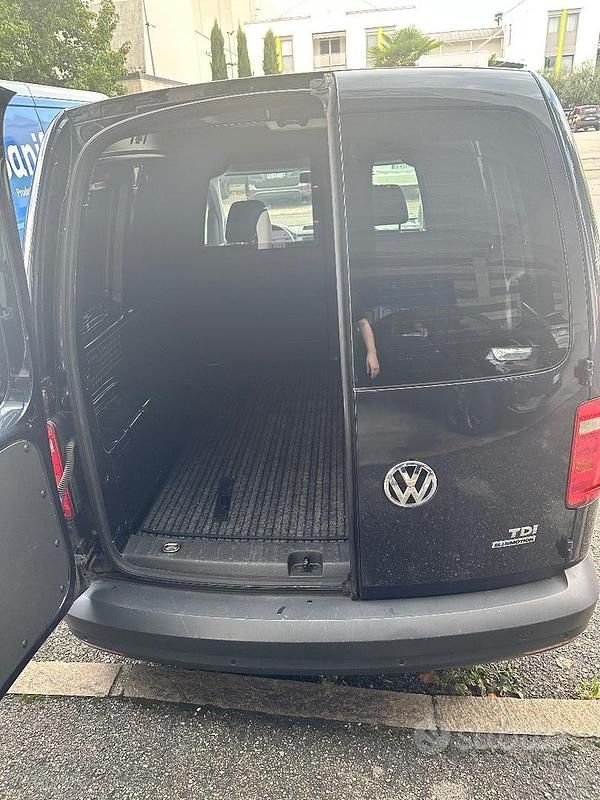 Usata VW Caddy 2015 Nero Monovolume