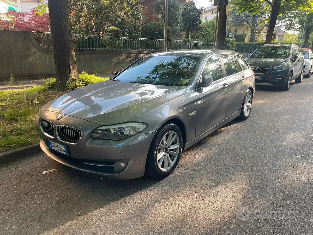 Usata BMW 520 184 CV (135 kW) 2011 Grigio Station wagon