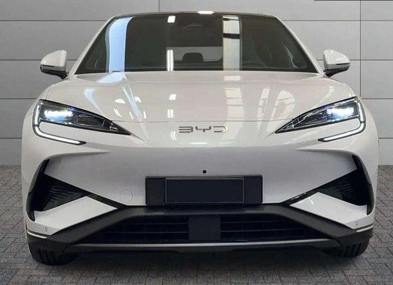 Nuova BYD Sealion 7 144 kW (197 CV) 2026 Polar white SUV