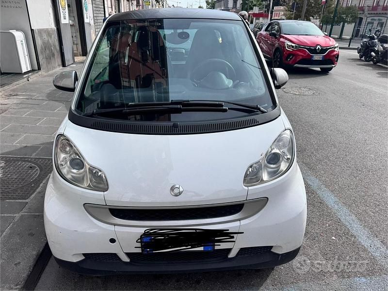 Usata Smart ForTwo Coupé 61 CV (44 kW) 2011 Utilitaria
