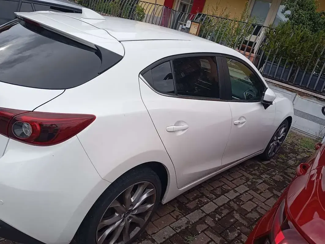 Usata Mazda 3 Exceed 105 CV (77 kW) 2017 Berlina