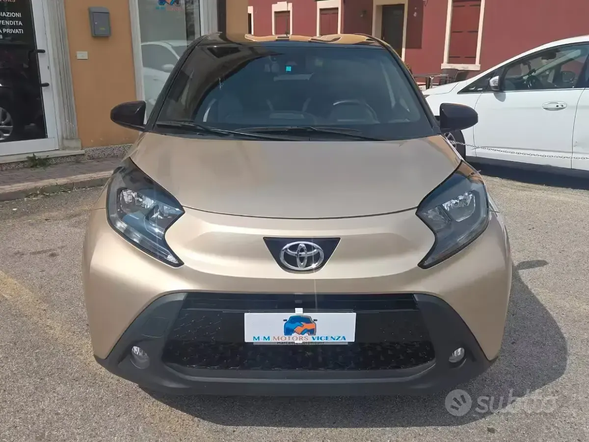 Usata Toyota Aygo X Trend 72 CV (52 kW) 2022 Bianco SUV