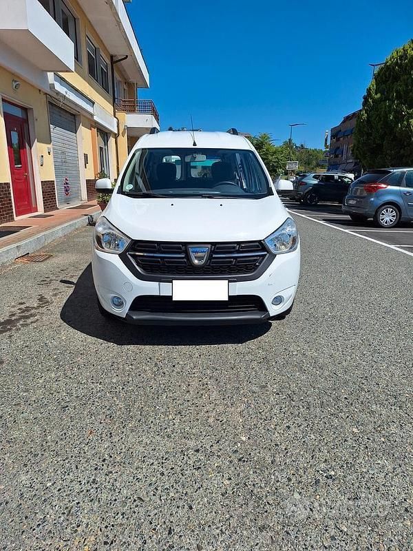 Bianco Usata 2018 Dacia Dokker Comfort Monovolume | 7500 € (Cara) - Immagine 1/4