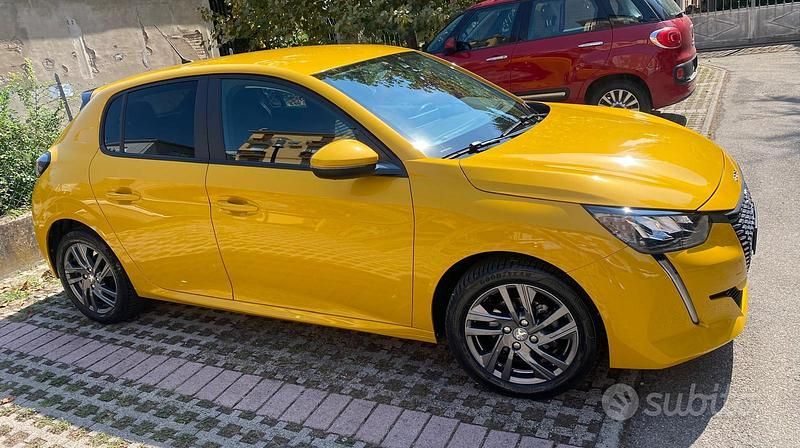 Usata Peugeot 208 S 75 CV (55 kW) 2021 Giallo Utilitaria