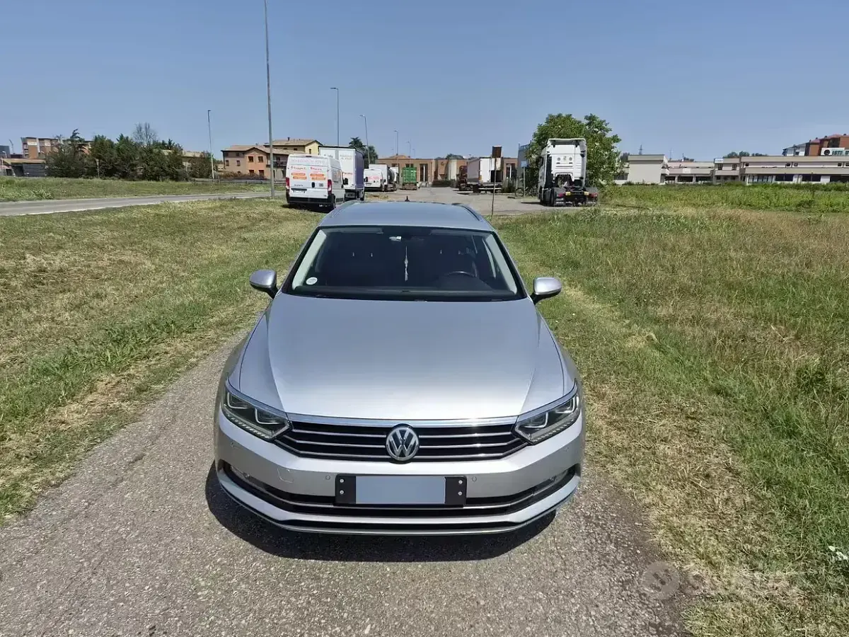 Usata VW Passat Executive 150 CV (110 kW) 2018 Grigio Station wagon
