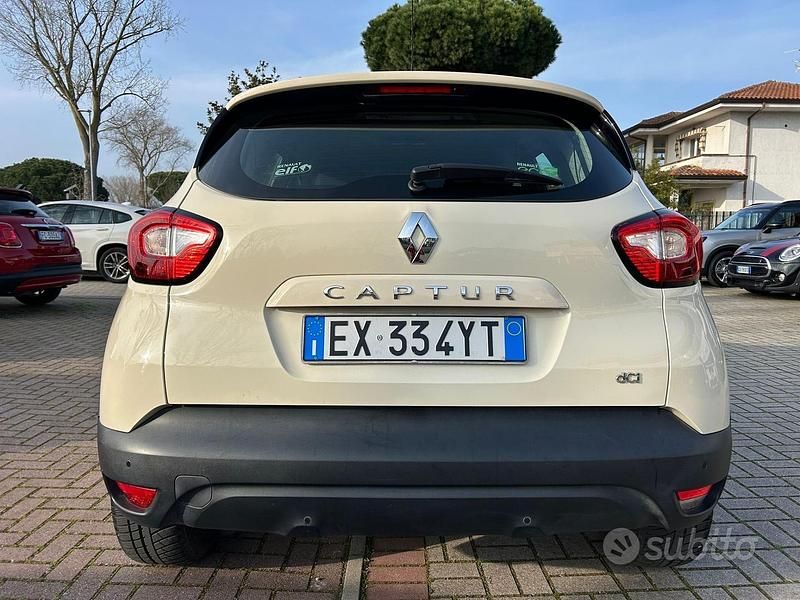Usata Renault Captur 90 CV (66 kW) 2015 Bianco SUV