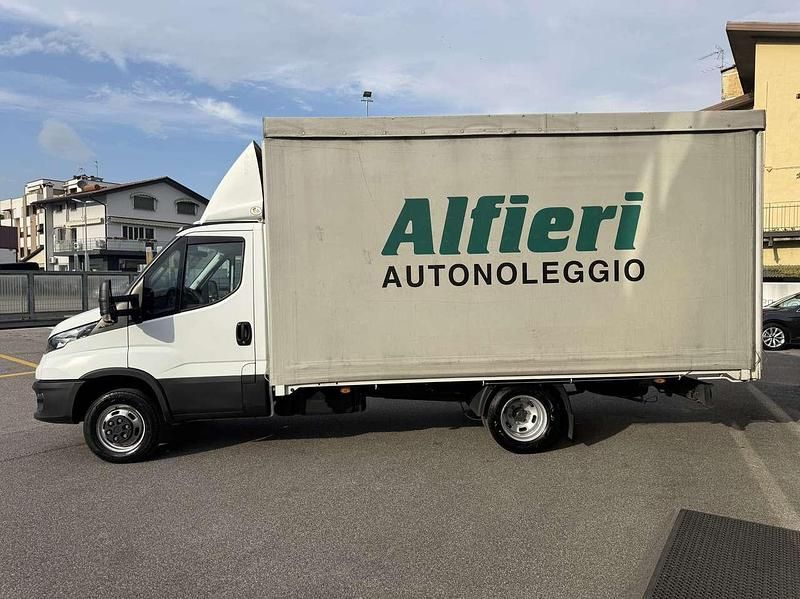 Usata Iveco Daily 160 CV (117 kW) 2023 Bianco Furgone