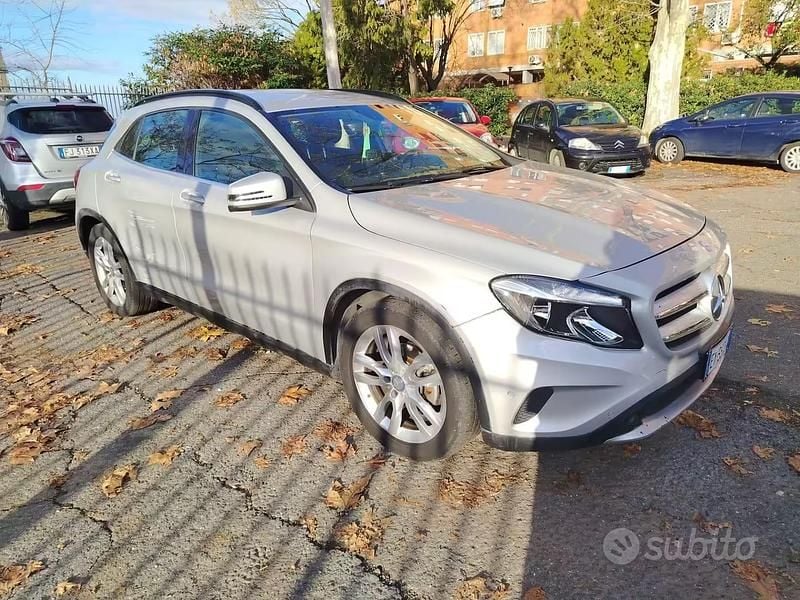 Usata Mercedes GLA220 Premium 169 CV (124 kW) 2015 Grigio SUV