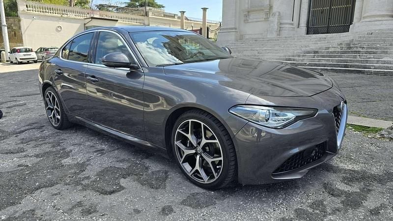 Usata Alfa Romeo Giulia Lusso 190 CV (139 kW) 2020 Grigio Berlina