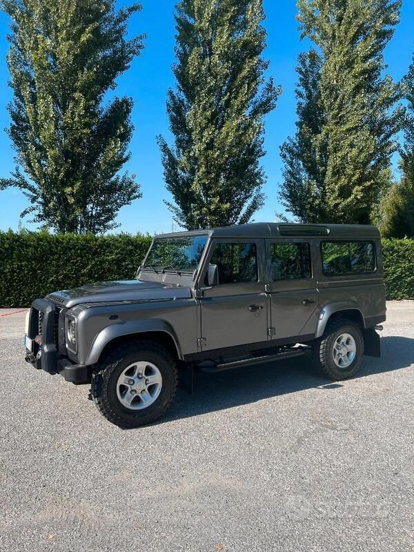 Usata Land Rover Defender S 122 CV (89 kW) 2008 Grigio SUV