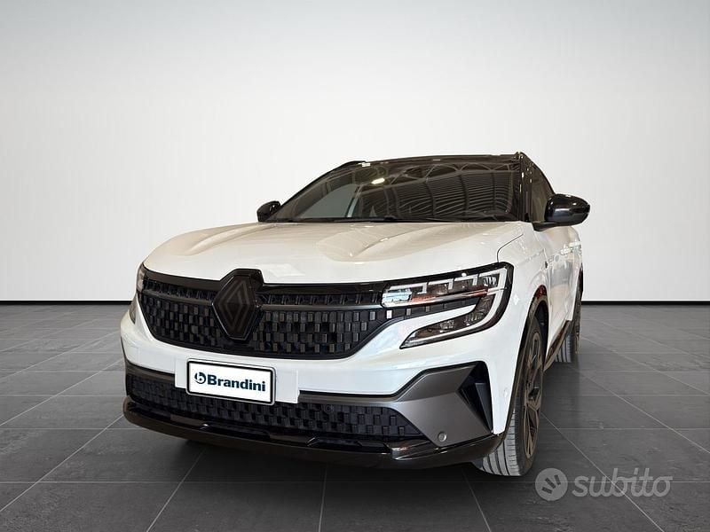 Usata Renault Austral Iconic Esprit Alpine 131 CV (96 kW) 2023 Alpine white SUV