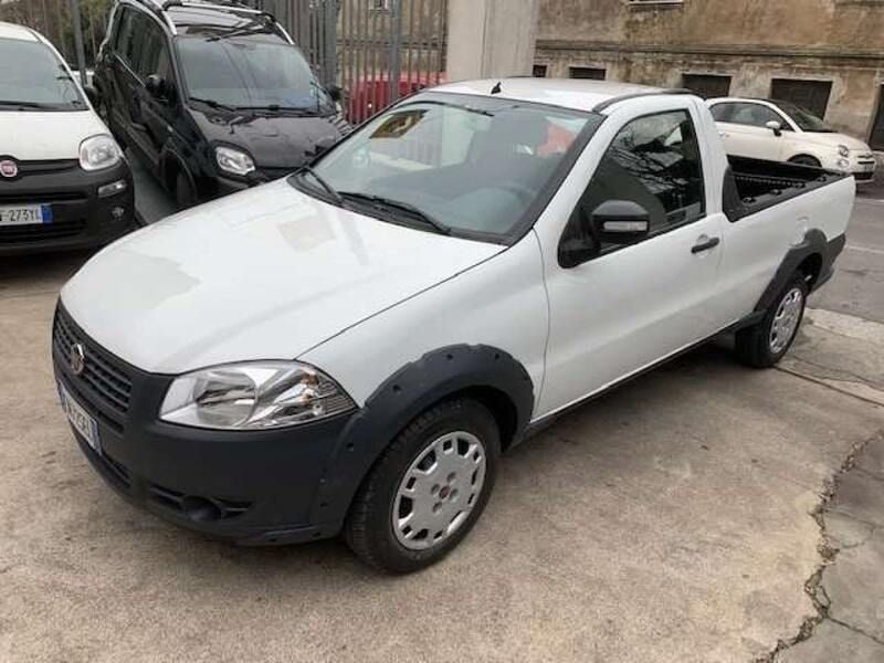 Bianco Usata 2013 Fiat Strada Pick-up | 14.900 € (Cara) - Immagine 1/4