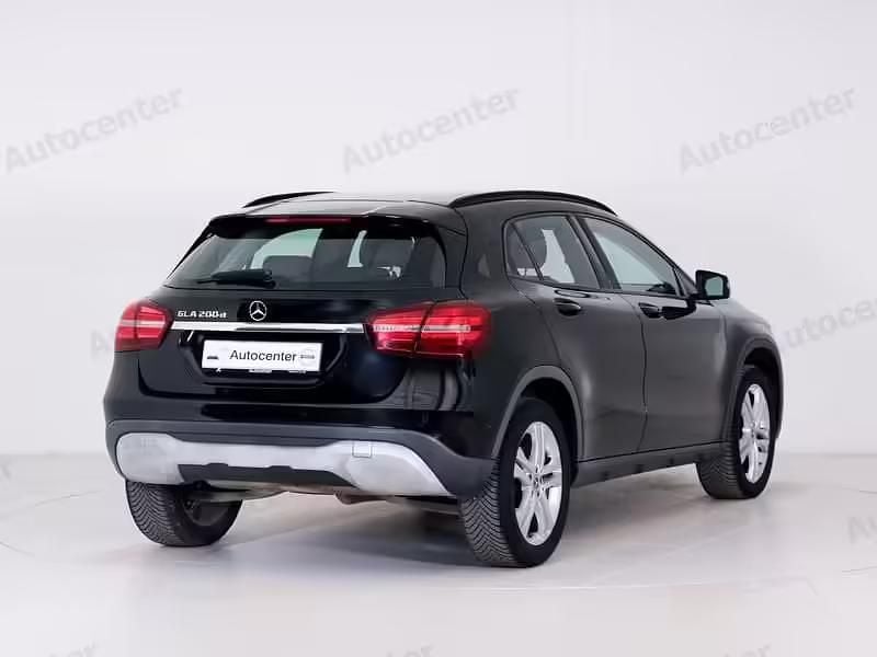 Usata Mercedes GLA200 Premium 136 CV (100 kW) 2019 Nero SUV