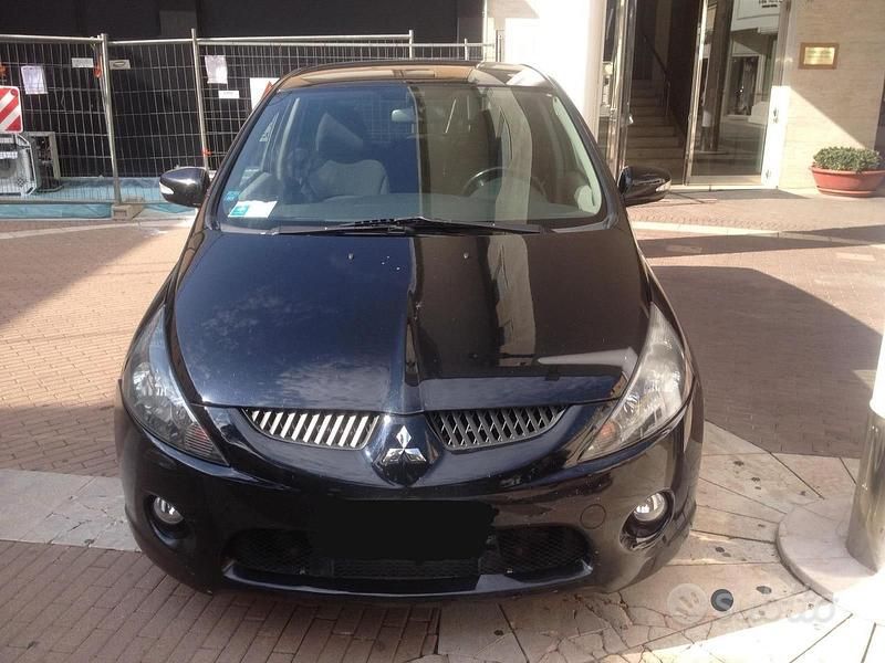 Usata Mitsubishi Grandis 139 CV (102 kW) 2006 Nero Monovolume