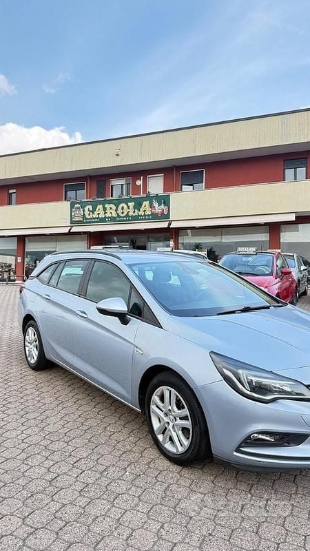 Usata Opel Astra 136 CV (100 kW) 2016 Blu Berlina