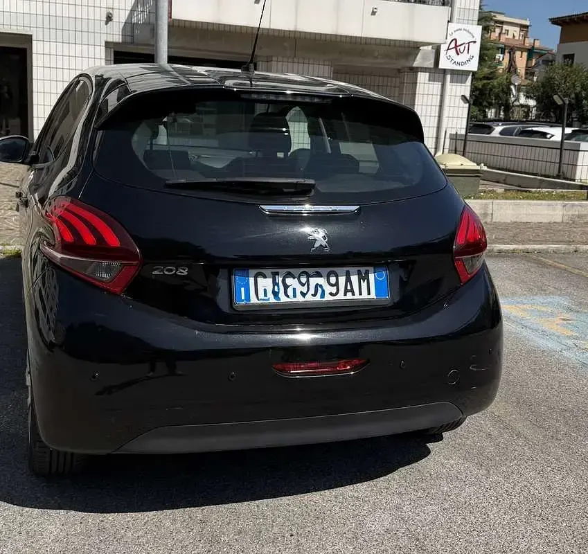 Usata Peugeot 208 Allure 102 CV (75 kW) 2019 Nero Utilitaria